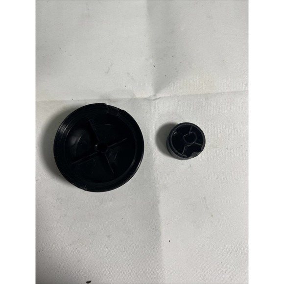 Yamaha HTR-5840 AV Receiver Volume & Input Knobs - Picture 3 of 3